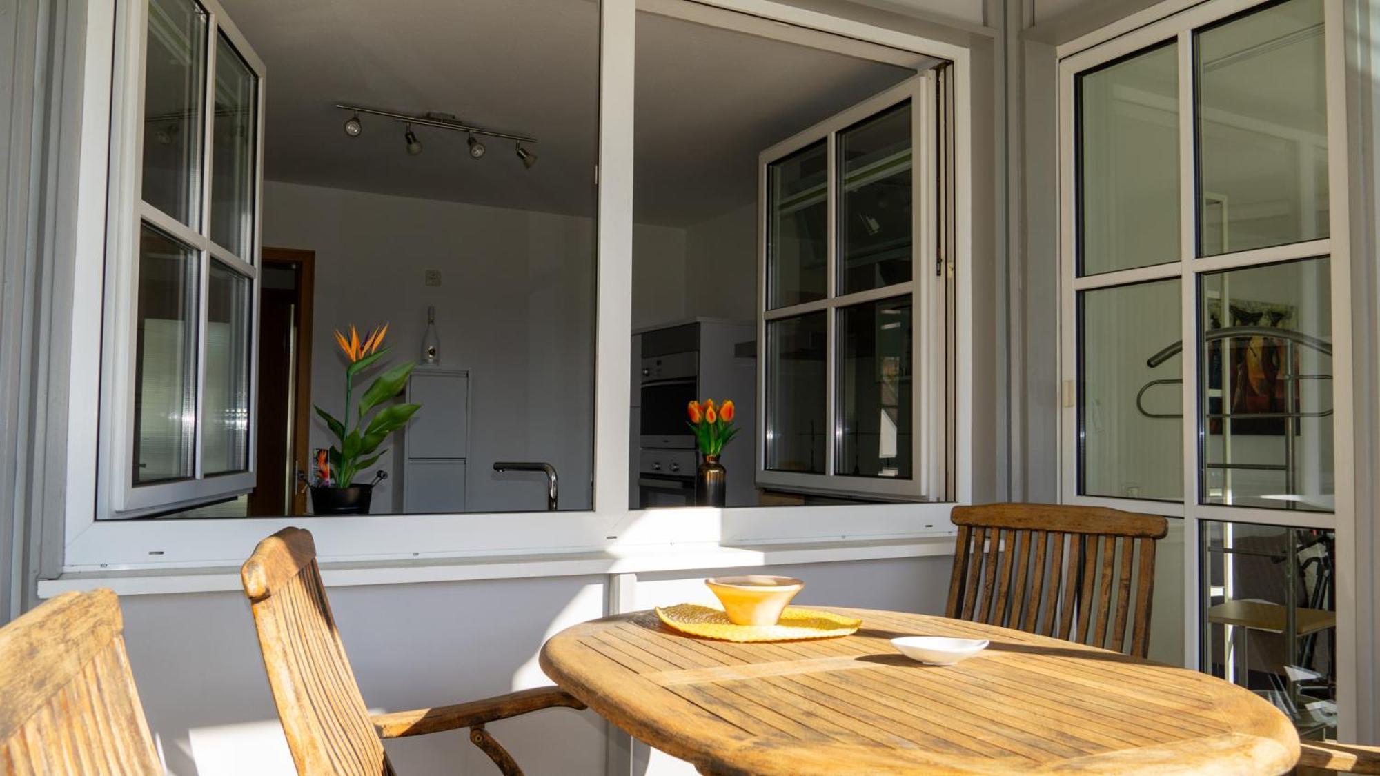 Grosszuegiges Helles Penthouse -Komplette Etage- Mit Balkon Und Stellplatz In Ruhiger Lage 库姆巴赫 外观 照片