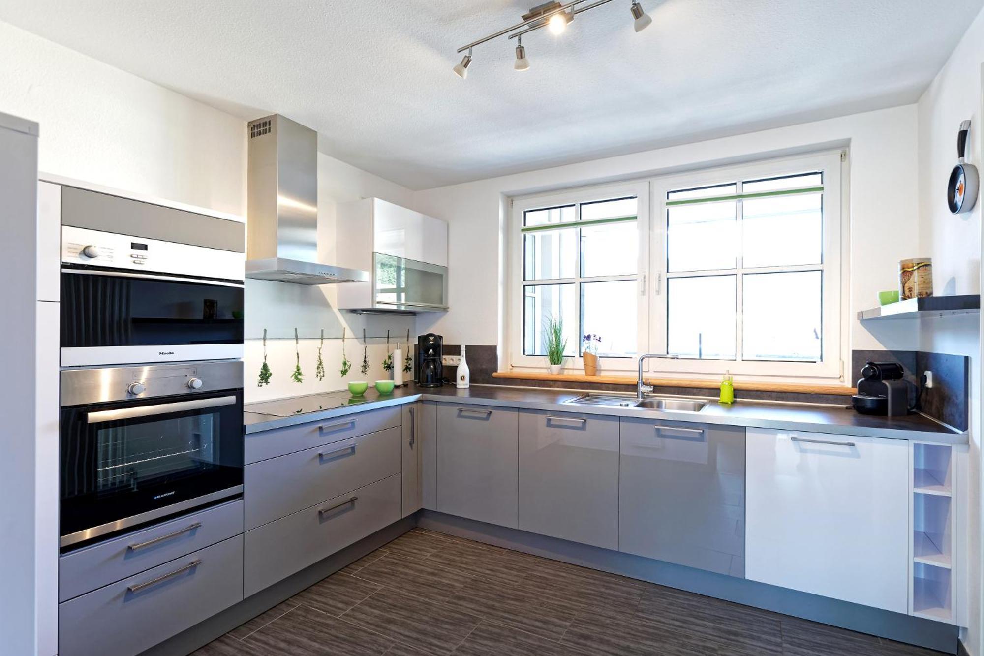 Grosszuegiges Helles Penthouse -Komplette Etage- Mit Balkon Und Stellplatz In Ruhiger Lage 库姆巴赫 外观 照片