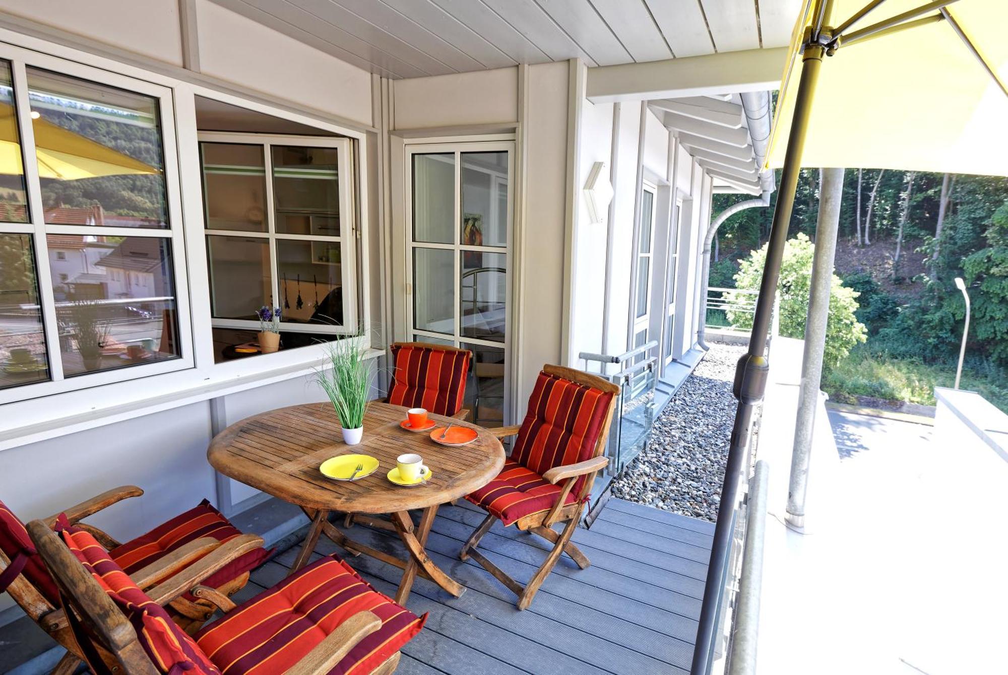 Grosszuegiges Helles Penthouse -Komplette Etage- Mit Balkon Und Stellplatz In Ruhiger Lage 库姆巴赫 外观 照片