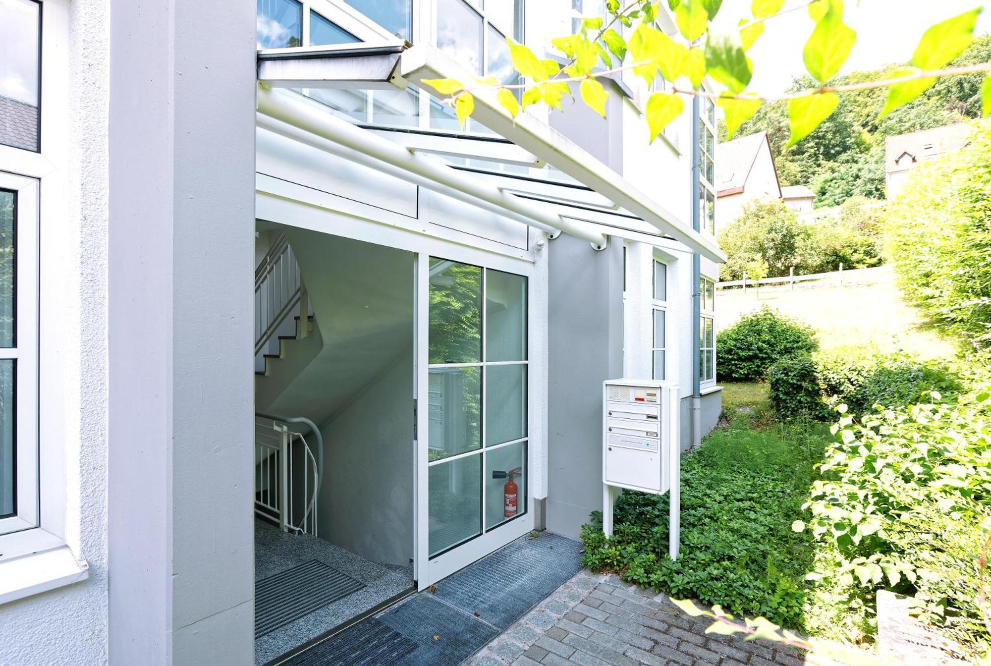 Grosszuegiges Helles Penthouse -Komplette Etage- Mit Balkon Und Stellplatz In Ruhiger Lage 库姆巴赫 外观 照片